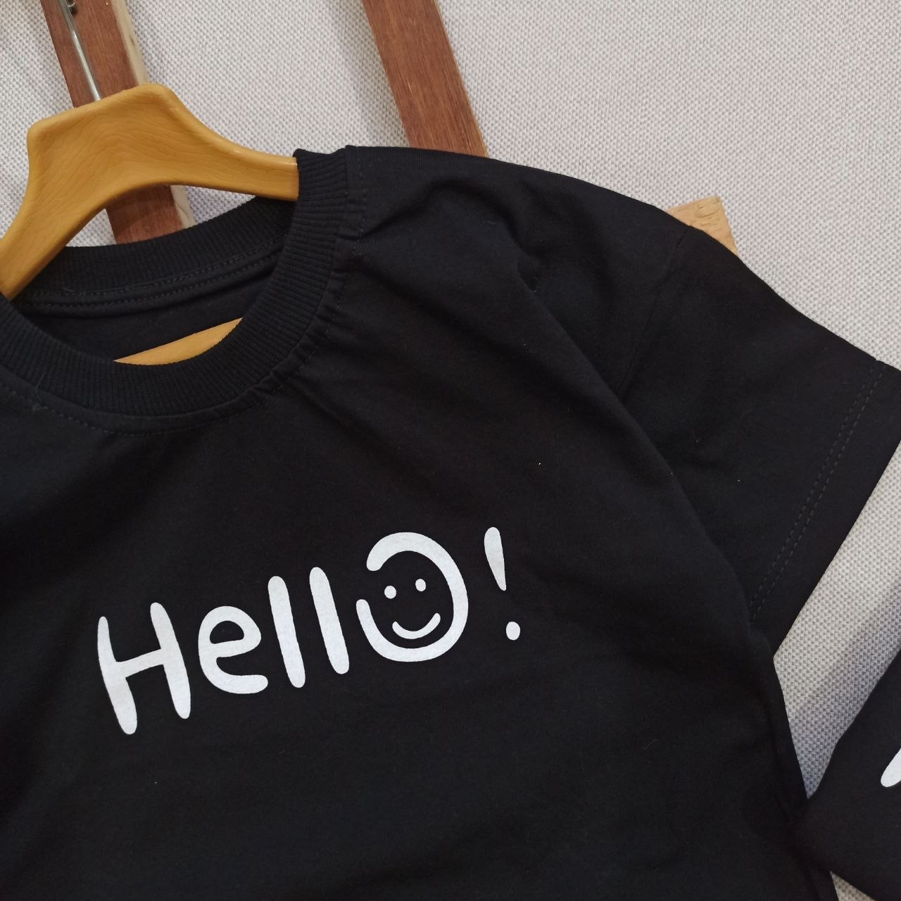 تیشرت Hello